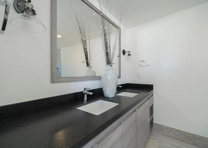 Unit 150- Casa Kelly - Oceanfront Fully Renovated Cabo San Lucas
