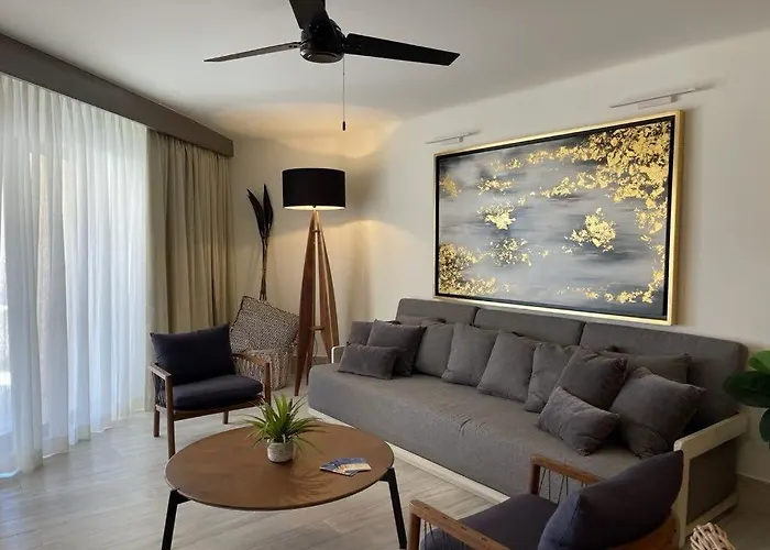 Unit 150- Casa Kelly - Oceanfront Fully Renovated Cabo San Lucas